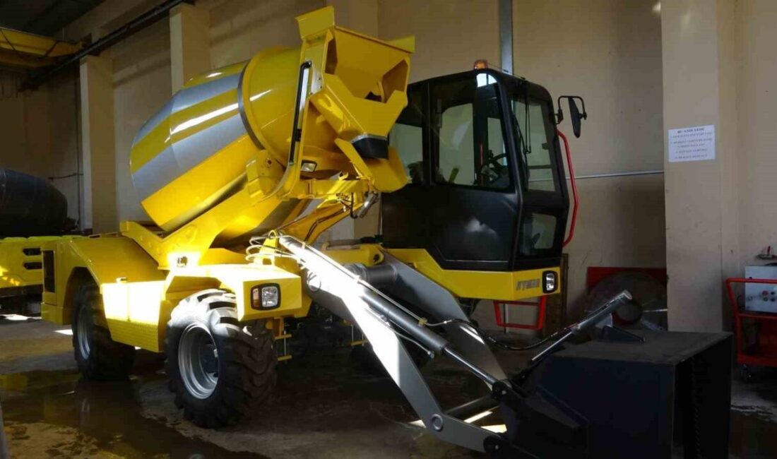 Trabzon'daki Oymak Makine, Türkiye'nin ilk yerli mobil beton mikserini üretti.