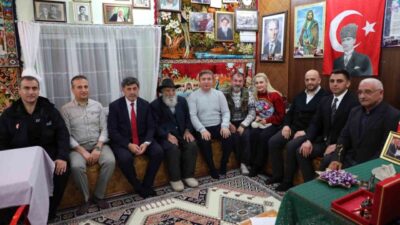 Erzincan Valisi Hamza Aydoğdu, Belediye Başkanı Bekir Aksun ve beraberindeki