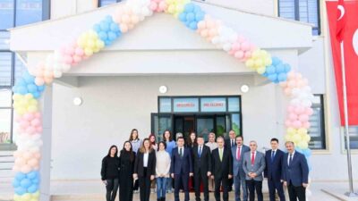Bilecik Valisi Şefik Aygöl, Bahçelievler Anaokulu’nun açılışında öğrenci ve öğretmenlerle