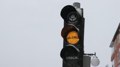 Yozgat’ta Trafik Işıkları Ailenin Önemini Vurguluyor
