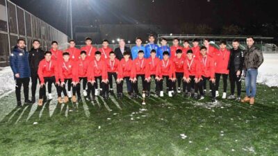 Talas Belediyespor U16 takımı, 2024 Kayseri şampiyonu olarak kupayı müzesine