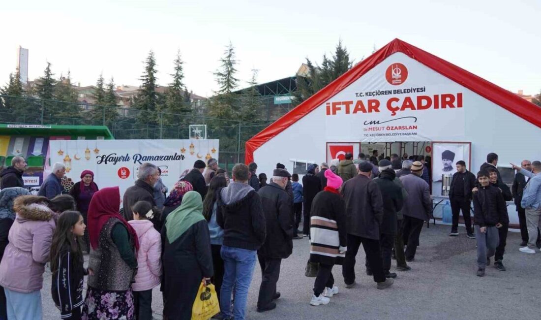 Keçiören Belediyesi, ilçede kurduğu iftar çadırlarında 200 bine yakın vatandaşı