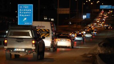 Kırıkkale'de Ramazan Bayramı tatili öncesi yoğun trafik yaşandı. Kilit kavşak