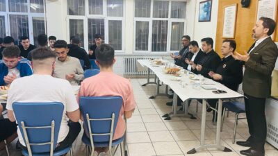 Çiçekdağı Belediyesi ve Çiçekdağı Müftülüğü tarafından düzenlenen iftar programına, Kaymakam