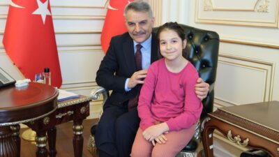 Vali Özkan, 3. Sınıf Öğrencisi Zehra Baştürk’ü Makamında Ağırladı Yozgat