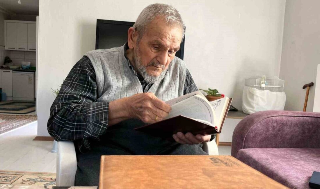 Çorum'un Oğuzlar ilçesinde 92 yaşındaki Abdullah Hastaoğlu, 72 yıldır günlük