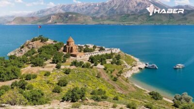 Akdamar Adası, Türkiye'nin doğusunda, Van Gölü'nün en büyük ikinci adasıdır.