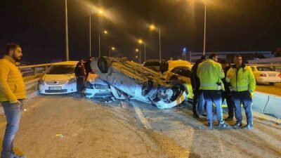 Ankara Yenimahalle'de meydana gelen zincirleme kazada 9 araç karıştı, 4