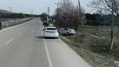 Ankara'nın Beypazarı İlçesi'nde aracın şarampole uçması sonucu meydana gelen kazada