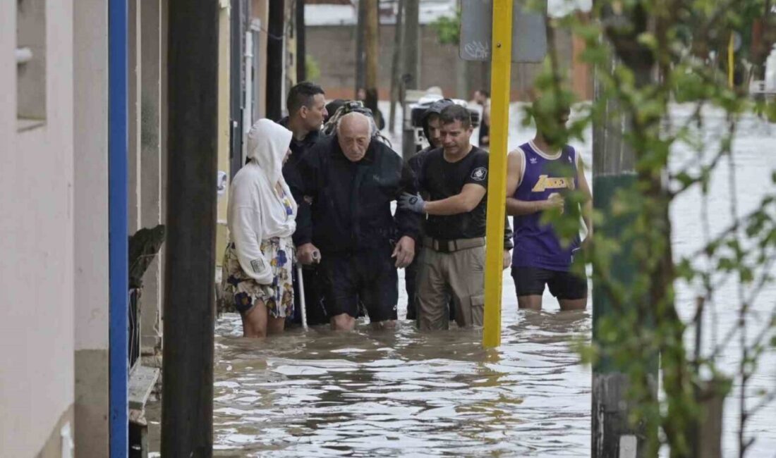 Arjantin'in Buenos Aires eyaletinde şiddetli yağışların yol açtığı sel felaketi,