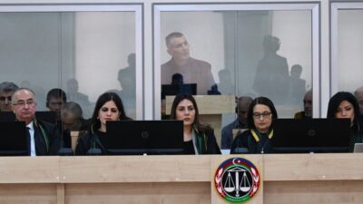 Azerbaycan'da eski Dağlık Karabağ yöneticileri, savaş suçu itiraflarında bulundu. Duruşmada