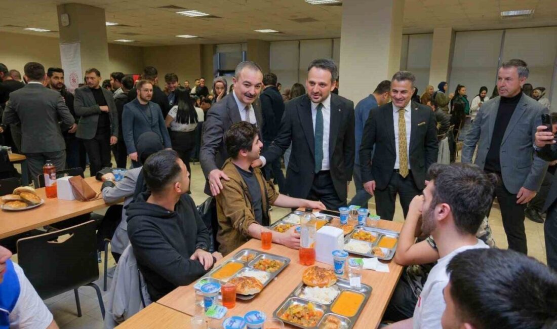 Çorum'da ziyaretlerde bulunan Gençlik ve Spor Bakanlığı Bakan Yardımcısı Dr.