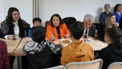 Kırıkkale Valisi Mehmet Makas ve Bakan Yardımcısı Sevim Sayım Madak,