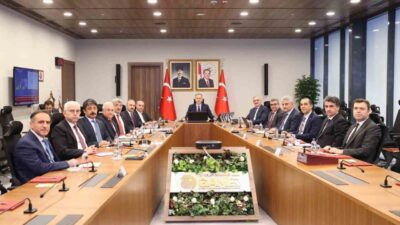 İçişleri Bakanı Ali Yerlikaya, sokak hayvanlarının bakımevlerine yerleştirilmesi konusunda yapılan