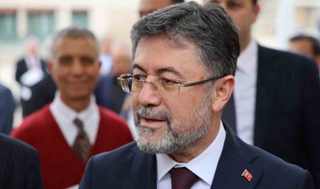 Bakan Yumaklı: “Tarımsal hasılada Avrupa’da 1. dünyanın ise ilk 10 ülke arasındayız” Bakan Yumaklı, Kırşehir'deki Sokak