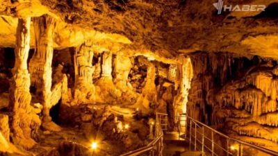 Ballıca Mağarası, Tokat ilinin Pazar ilçesine bağlı Ballıca Köyü'nde yer