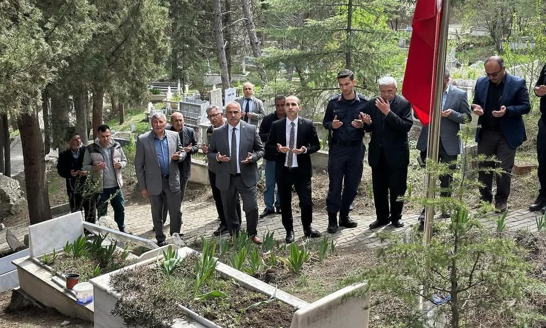 Bayram arifesinde şehitler unutulmadı İskilip'te Ramazan Bayramı arefesinde