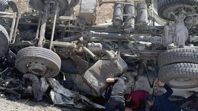 Yozgat'ın Yerköy ilçesindeki kaza, beton yüklü mikser kamyonunun şarampole devrilmesi