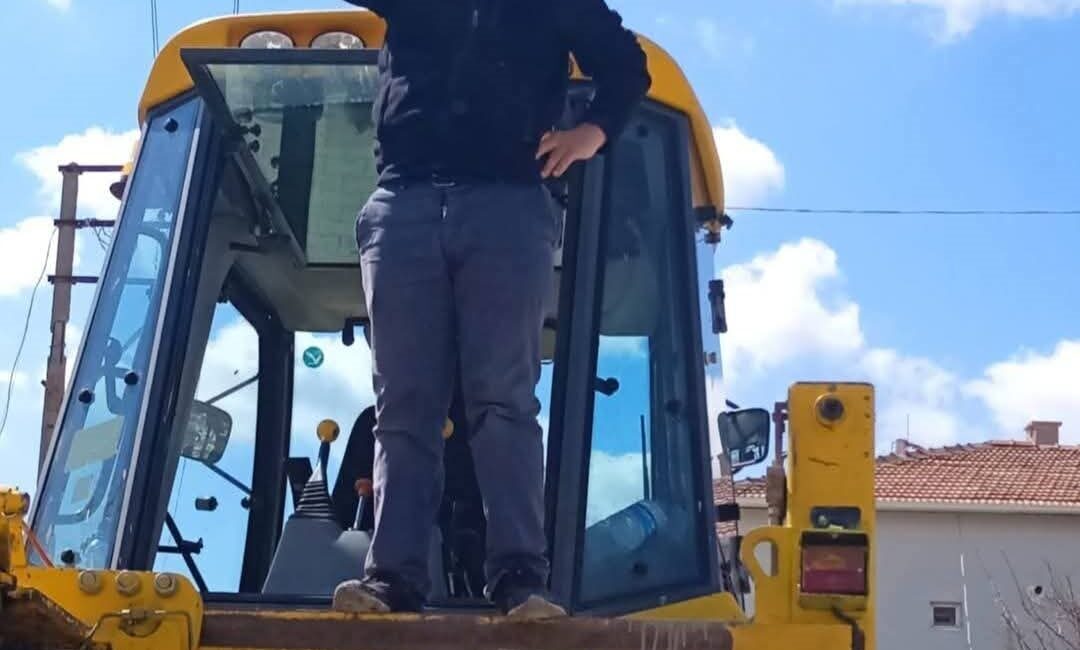 Alaca Belediyesi'nde kepçe operatörü olarak çalışan Çetin Gül, beyin kanaması
