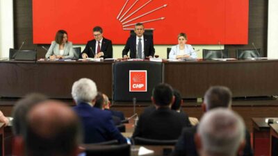 Özgür Özel başkanlığındaki CHP Parti Meclisi, İstanbul Büyükşehir Belediye Başkanı
