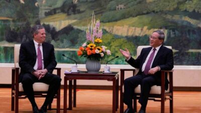 Çin Başbakanı Li Qiang, Çin Kalkınma Forumu'nda ABD'li Senatör Daines