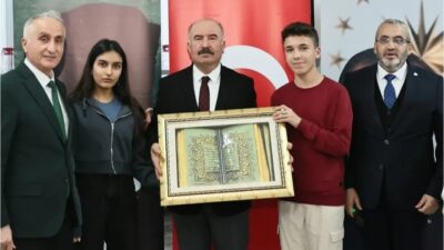 Çorum'da Milli Eğitim Bakanlığı tarafından düzenlenen "İftarda Konuşalım Programı"nda Vali