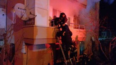 Çorum'daki apartmanda çıkan yangında dumandan etkilenen 6 kişi hastaneye kaldırıldı.