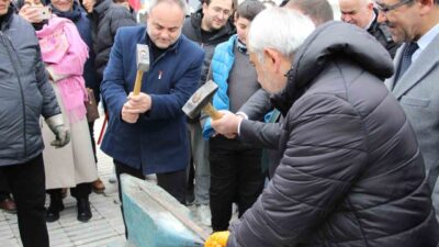 Çorum'da Nevruz Bayramı coşkusuyla kutlandı. Etkinliklerde gençler ateş yaktı, demir