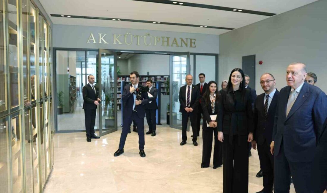 Cumhurbaşkanı Erdoğan, AK Kütüphane'yi ziyaret etti. 18 binden fazla kitabın