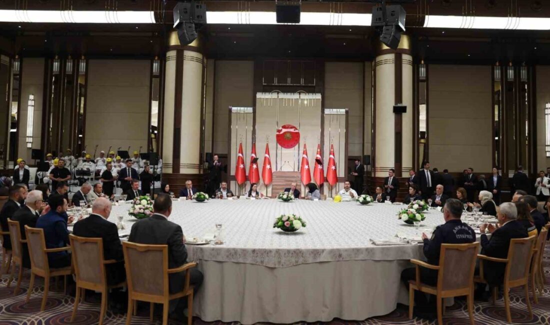 Cumhurbaşkanı Erdoğan, iftar programında emek, adalet ve çalışmanın önemine vurgu