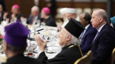 Cumhurbaşkanı Recep Tayyip Erdoğan, farklılıkların kutuplaşma değil zenginlik olduğunu vurgulayarak,