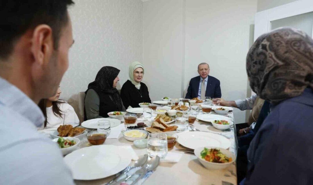 Cumhurbaşkanı Erdoğan ve eşi, Murat ve Halime Fidan ailesinin iftar