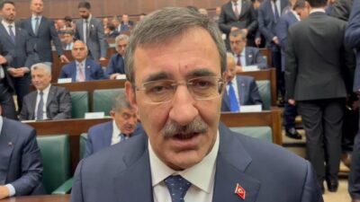 Cumhurbaşkanı Yardımcısı Cevdet Yılmaz, İstanbul Büyükşehir Belediye Başkanı Ekrem İmamoğlu'nun