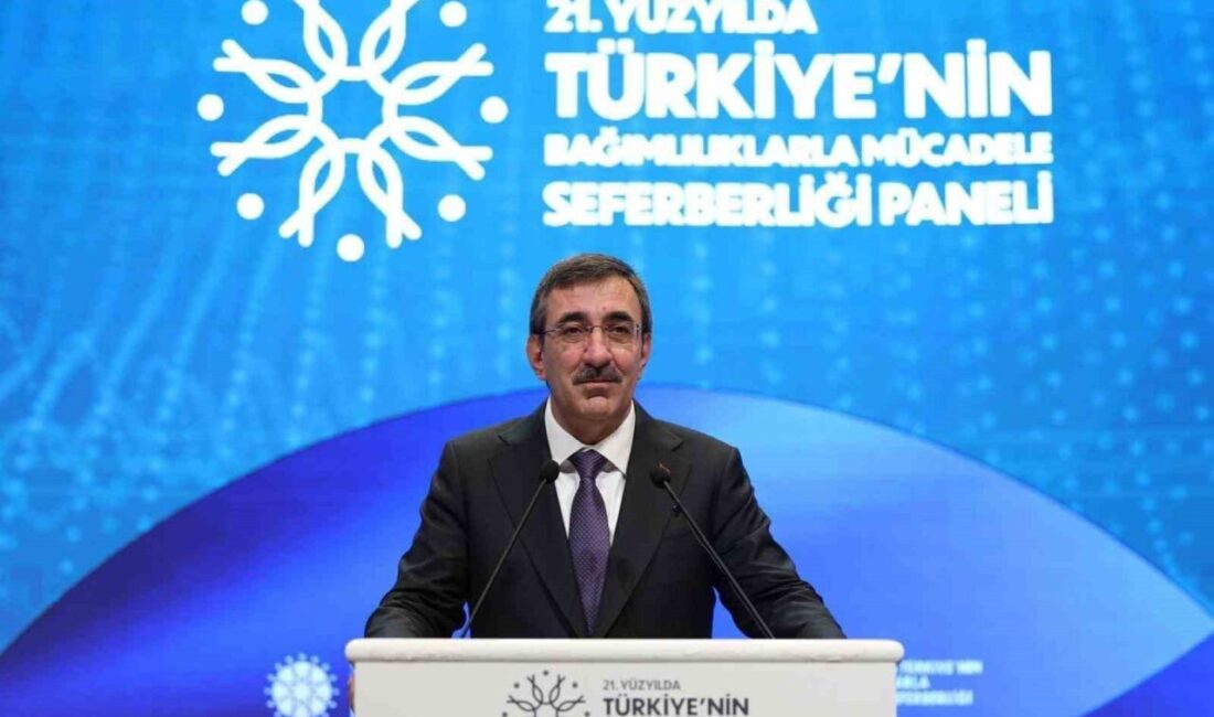 Bağımlılıkla mücadelede önleyici çalışmaların ve toplumsal bilincin önemi vurgulanan panelde,