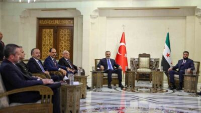 Türk yetkililer, Suriye'ye ziyarette bulunarak Başkent Şam'da Devlet Başkanı Ahmed