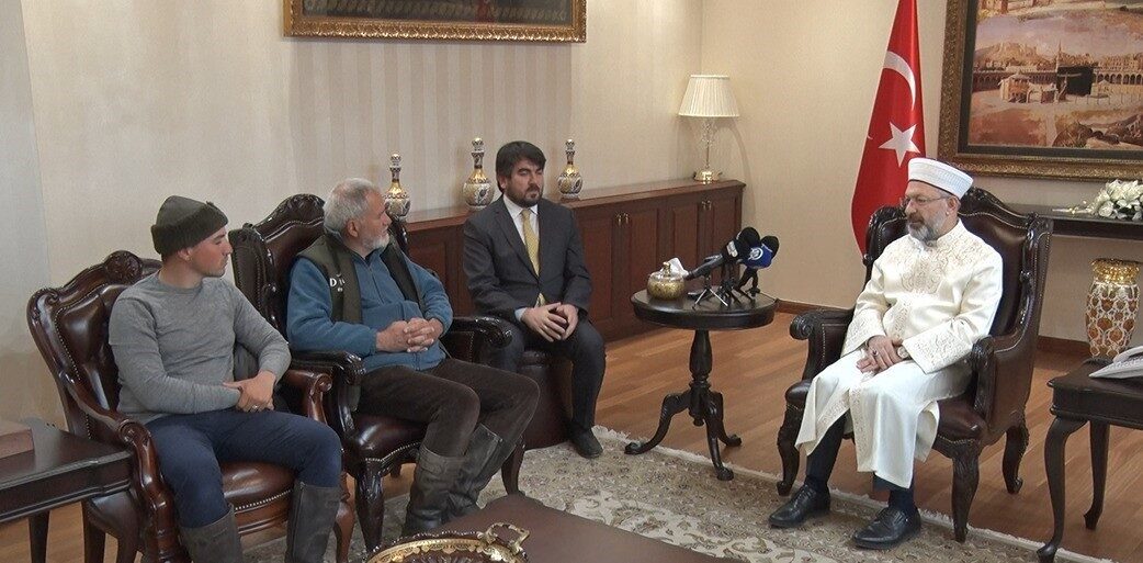 Diyanet İşleri Başkanı Prof. Dr. Ali Erbaş, İspanya'dan at sırtında