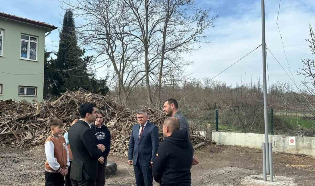 Enez İlçesi'nde Hasköy Ortaokulu'nda gerçekleştirilen "Esen Rüzgar, Dönen Kanatlar" projesi,