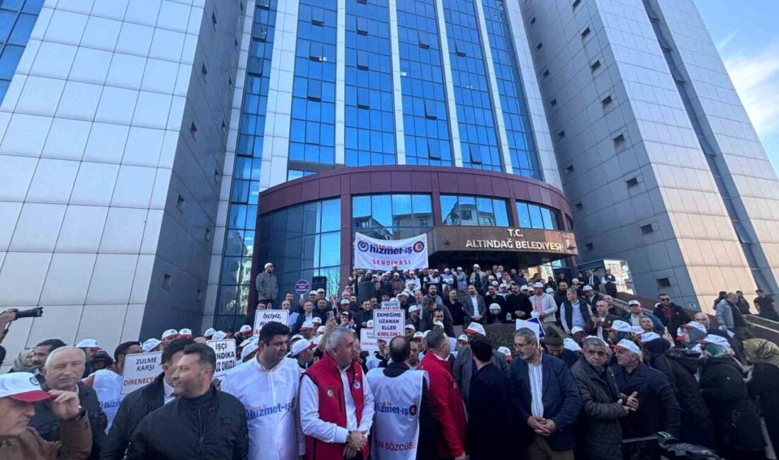 Altındağ Belediyesi önünde Hak-İş/Hizmet-İş Sendikası üyesi 9 kişinin işten çıkarıldığı