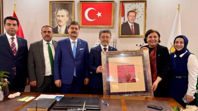 Çiçekdağı Belediye Başkanı Hasan Hakanoğlu, Tarım ve Orman Bakanı İbrahim