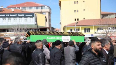 Alaca Belediyesi çalışanı Çetin Gül, beyin kanaması sonucu vefat etti.