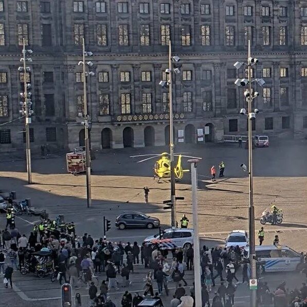Amsterdam'da Sint Nicolaasstraat yakınlarında meydana gelen bıçaklı saldırıda en az