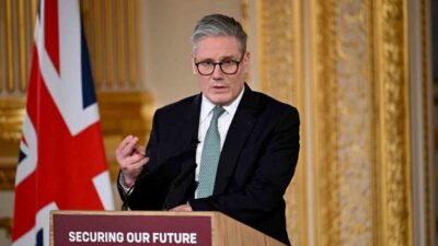 Keir Starmer, Ukrayna’da barış için gönüllüler koalisyonu oluşturulacağını duyurarak Avrupa’nın