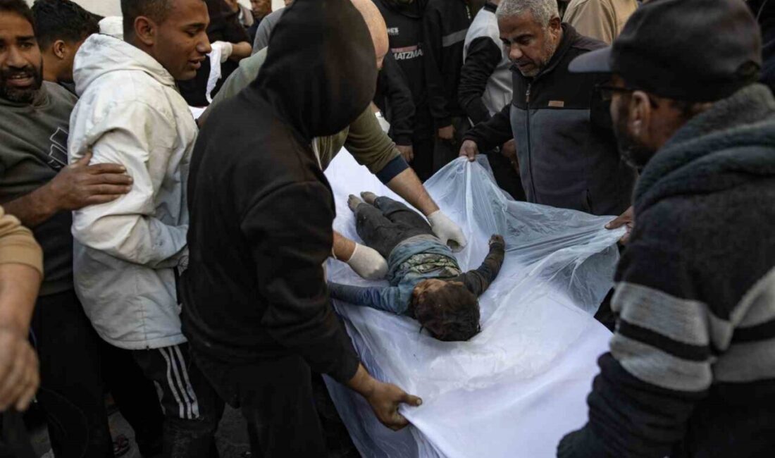 İsrail'in Gazze'ye yönelik saldırılarında hayatını kaybedenlerin sayısı 404'e yükselirken, Hamas