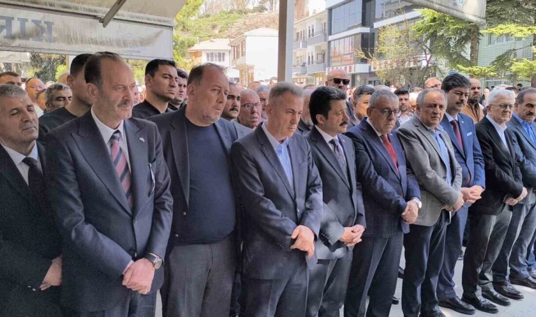 İzmir Valisi Elban’ın babası son yolculuğuna uğurlandı İzmir Valisi Süleyman Elban'ın