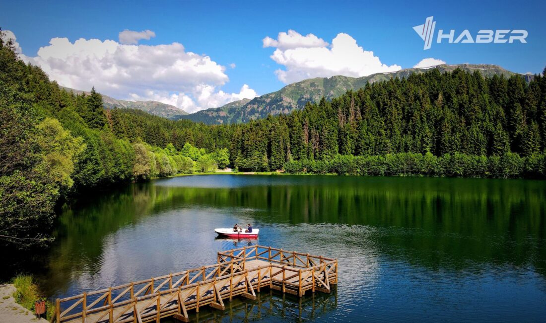 Karagöl, Türkiye'nin farklı bölgelerinde bulunan ve doğal güzelliğiyle büyüleyen krater,