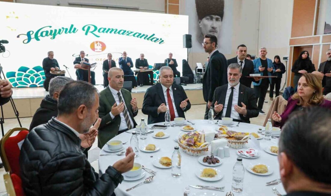Keçiören Belediye Başkanı Mesut Özarslan, Ramazan ayının ilk iftarını halk