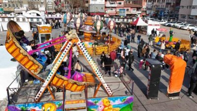 Kırıkkale’deki Ramazan Sokağı, yöresel lezzetler ve eğlence alanlarıyla büyük ilgi