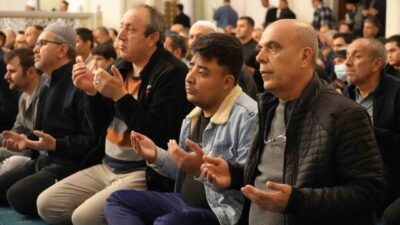 Kırıkkale'de Kadir Gecesi coşkusu yaşandı. Bin aydan daha hayırlı bu