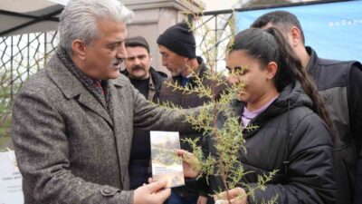 Kırıkkale Valisi Mehmet Makas'ın katılımıyla Nur Camii'de gerçekleştirilen etkinlikte, Orman