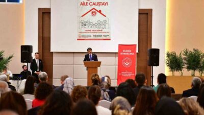 Kırşehir'de düzenlenen Aile Çalıştayı'nda "Ailemiz geleceğimiz" ilkesi ön plana çıktı.